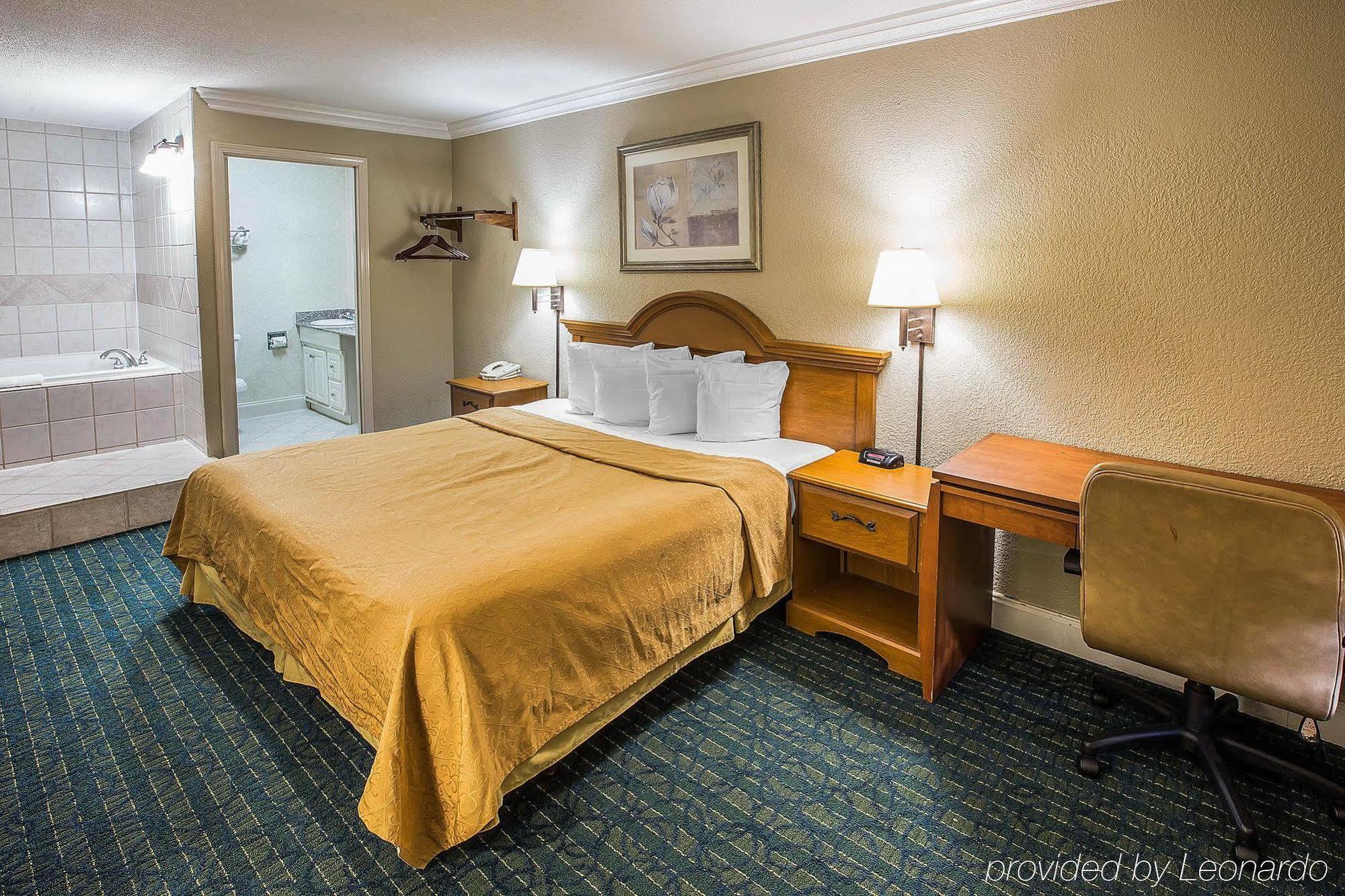 Greenville Inn & Suites 외부 사진